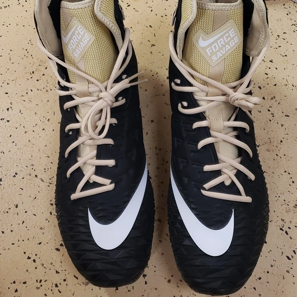 𝅺NIKE force savage men's gold and black cleats size 16 EUC